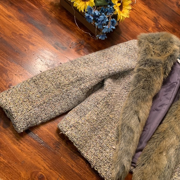 - 💕Harvé Benard vintage wool and fur women's coat 🧶🐑 - Picture 4 of 11